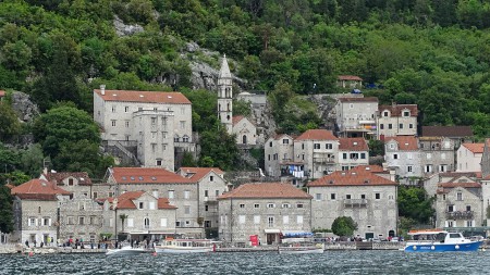 Les quai de Perast